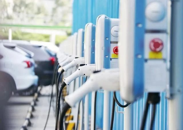 <b>布局充電樁散熱風扇多年，91视频黄下载電機助力新能源汽車充電樁建設</b>
